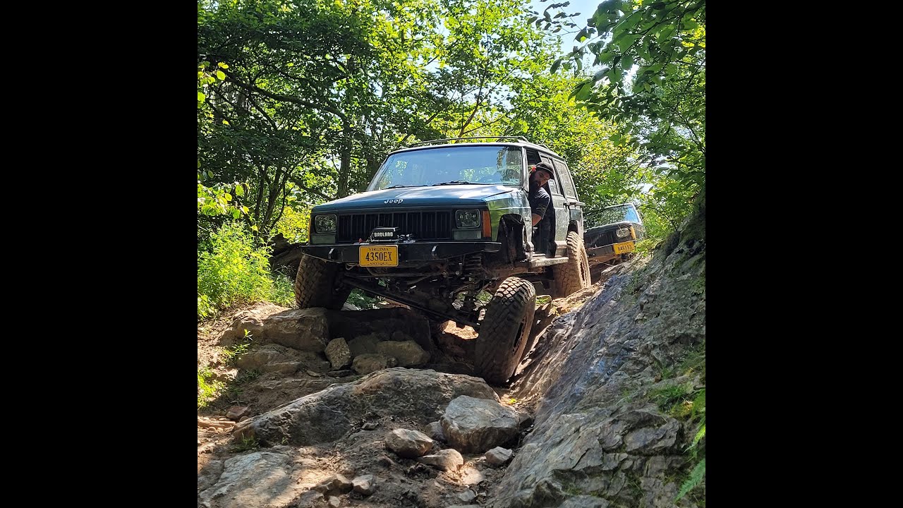 20+ Rigs Thru Potts Mountain Jeep Trail At The Same Time - Part 2