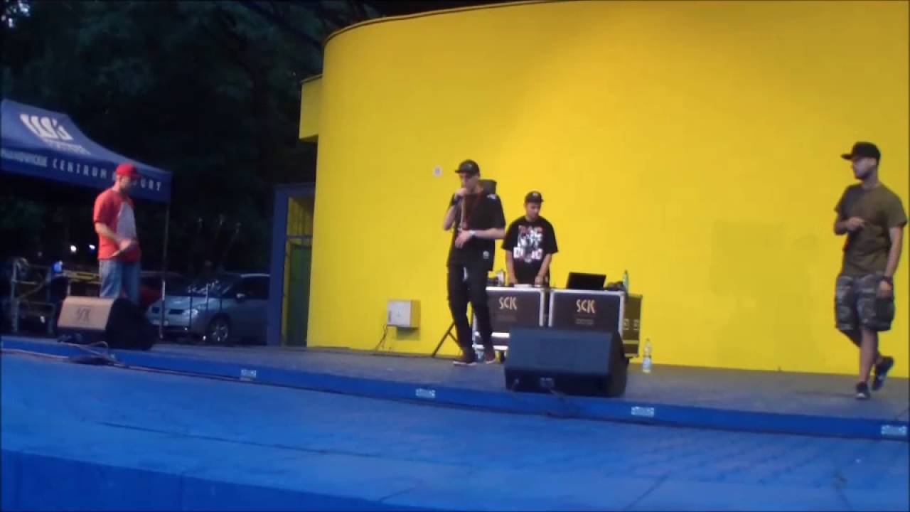 WU podczas Hip-hop  młodych talentów.