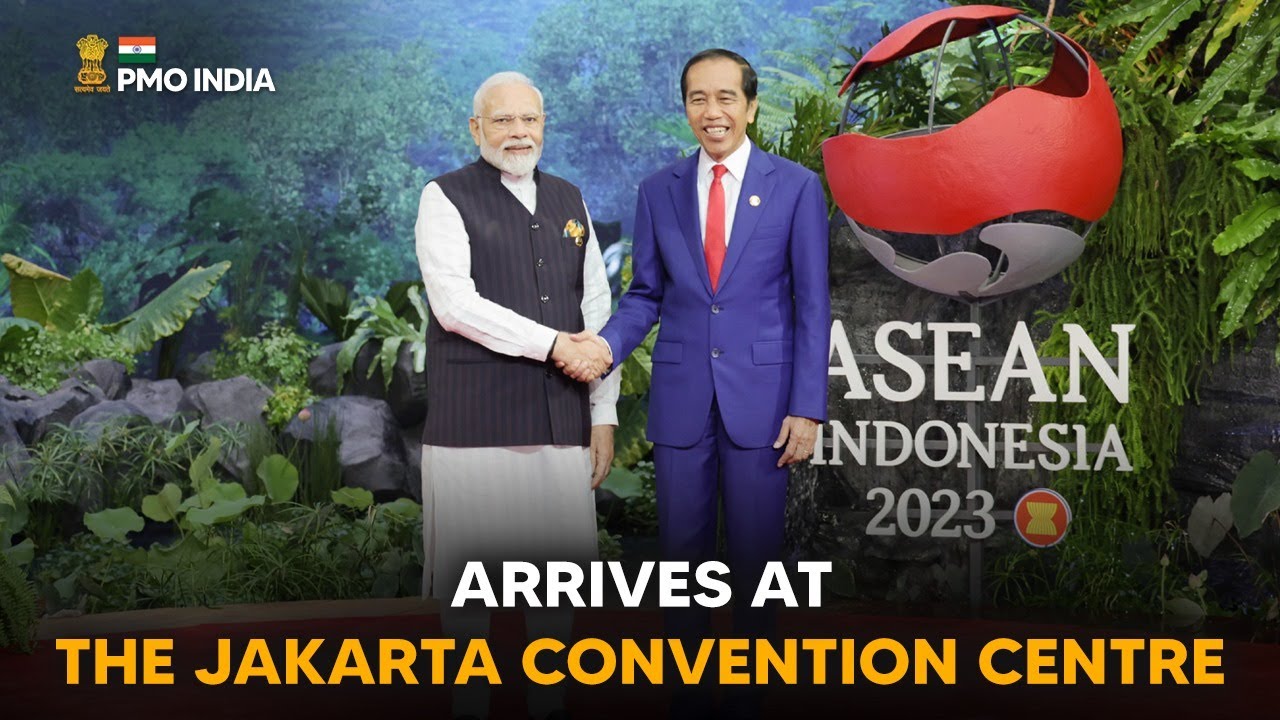 PM Narendra Modi arrives at the Jakarta Convention Centre