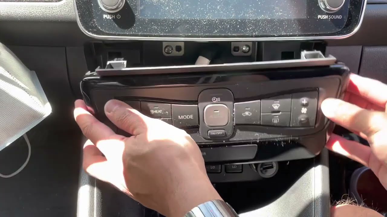 Replacing the USB module on a 2019 Nissan Leaf