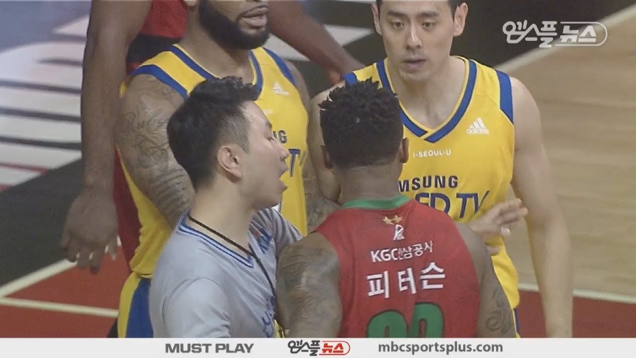 Peterson-Lee Kwanhee Collision! Peterson got red card | KGC vs Thunders | 20171224 | 2017-18 KBL