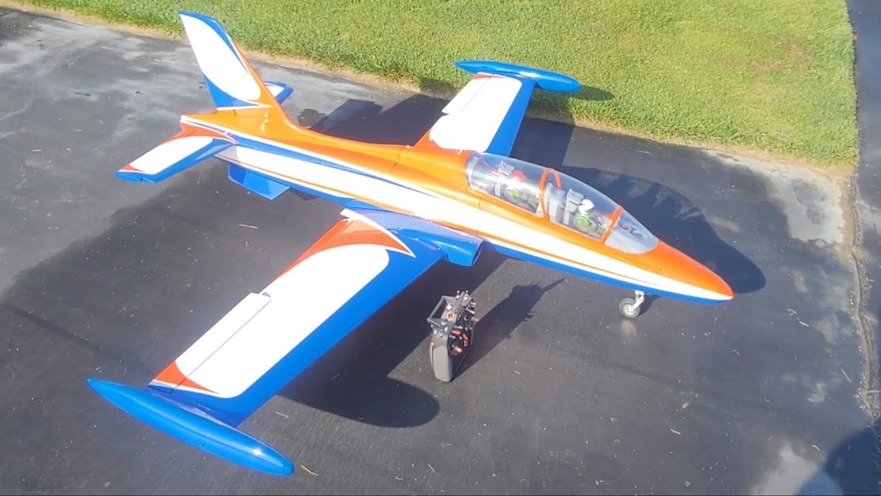 HANGAR 9 MB339 MAIDEN