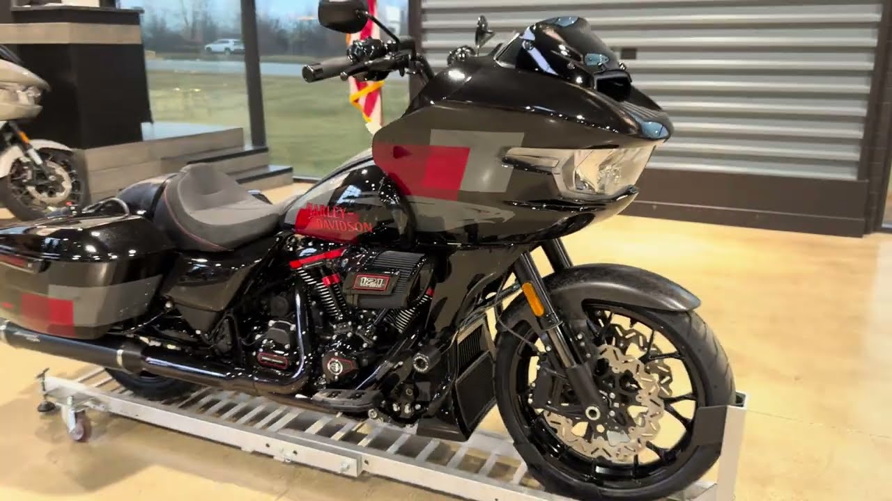 2025 Road Glide CVO ST   Hot Lap