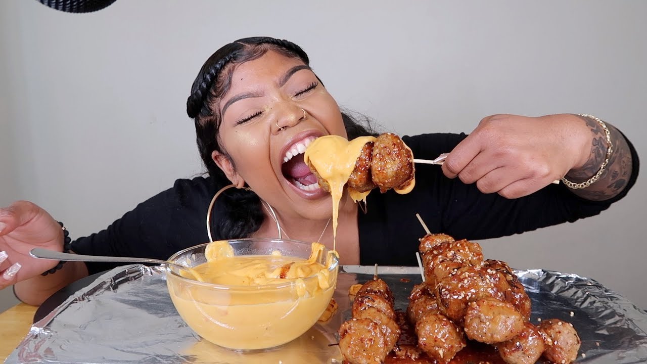 CHEESY SPICY KOREAN MEATBALLS MUKBANG
