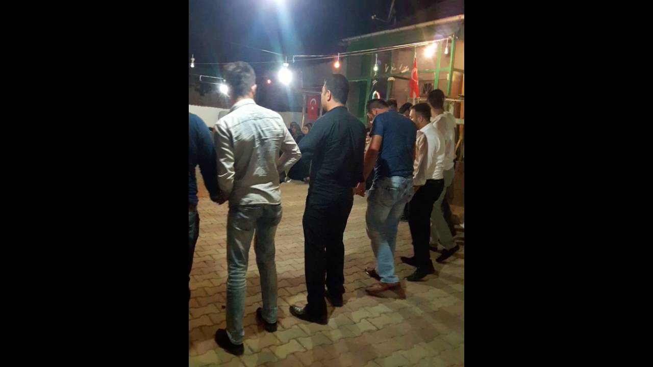 Peyikli gencler agirlama