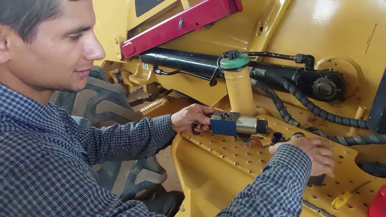 CAT 416E. não engata Frente não anda.