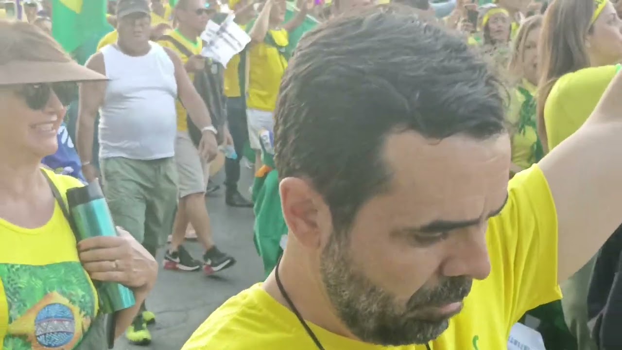 Uma multidão em Brasília, caminhada pela anistia já 07/10/25