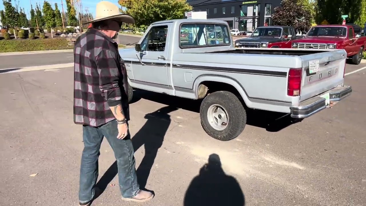 Суперчистый Ford F-150 1984 года от Келли!