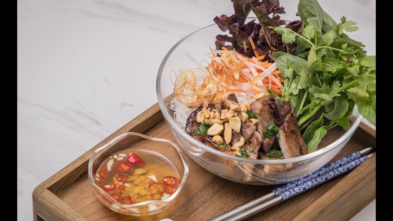 หมูย่างเส้นหมี่เวียดนาม Vietnamese Grilled Pork with Vermicelli : พลพรรคนักปรุง