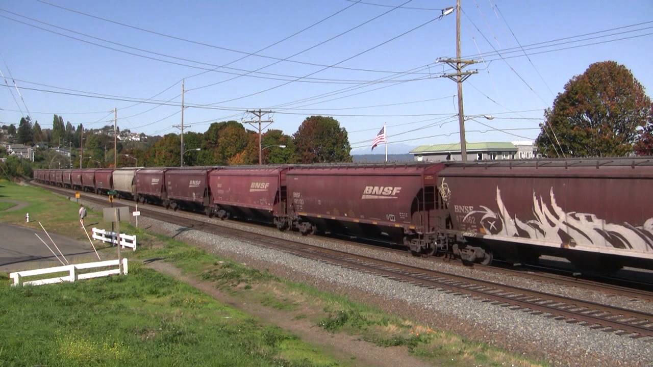 BNSF 4935 Leads A Grain Train @ Old Town Tacoma, WA w Canon HF11