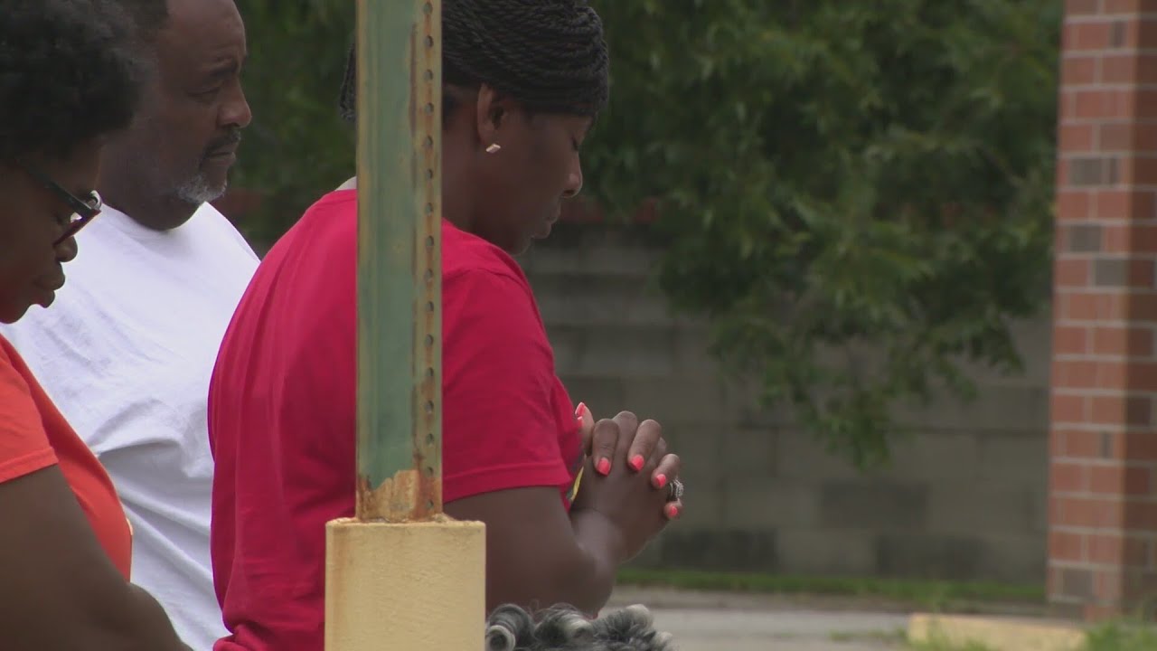 Community and leaders join peace rally against teen violence