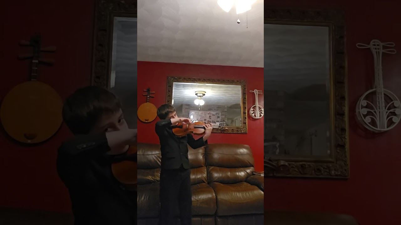 Petar Dell'Olio plays Cantabile by Paganini 