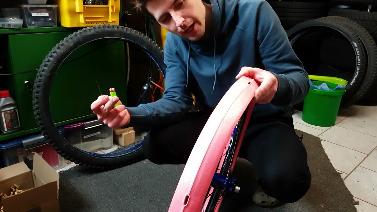 SK Bike Suspension - Atherton AM200M Teil 6 | Wrestling mit dem Reifen | Reifen mit Insert montieren