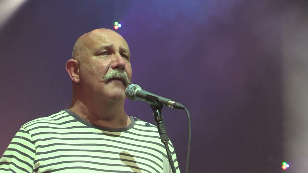 ''No Hoper's, Jokers and Rogues''   Fisherman's Friends Fairport's Cropredy Convention 2023