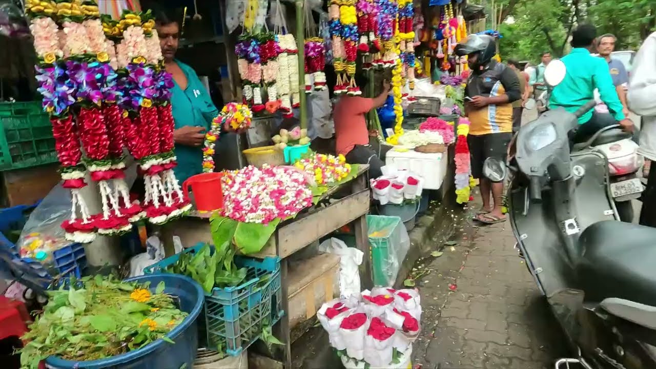 Matunga Flower Market | Ganesh Festival decoration Shopping | Makhar Shopping detailed Video