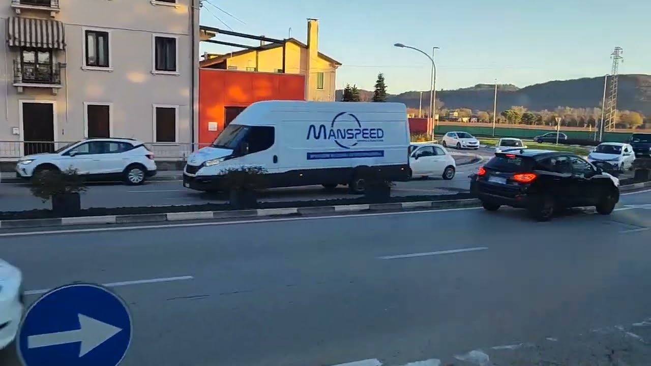 Trending viral video Truck driving Italian Roads 