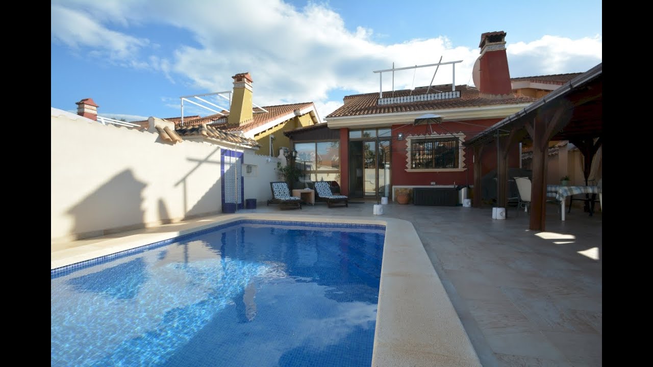 Fantastic detached house with pool in El raso, Guardamar del Segura