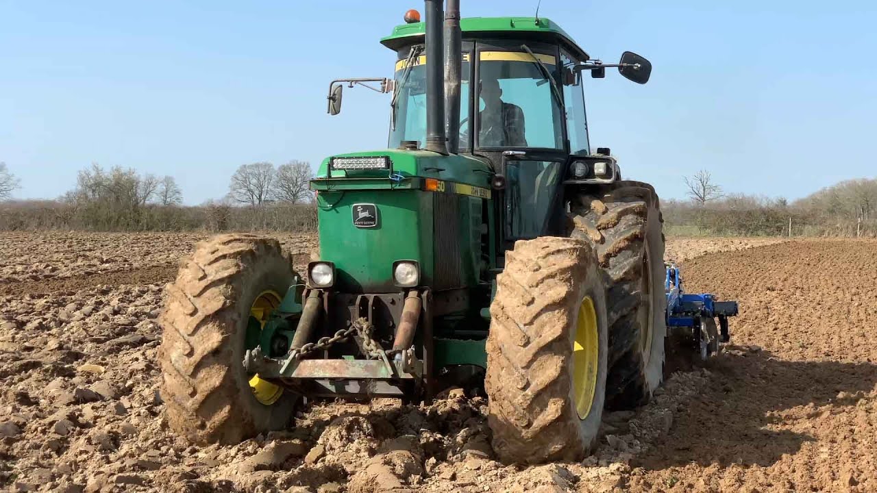 THE KING OF SMOKE - John Deere 4350 & Landstal BTS300 Working Hard in France