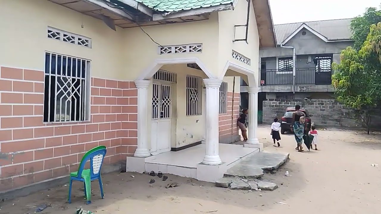 Parcelle avendre C/nsele arrêt bibwa 9/25 prix 25000$ adiscuter sur principal+243812945006