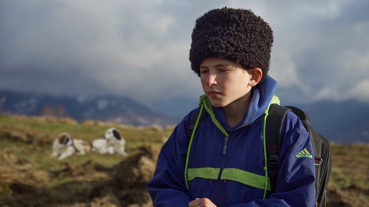 Как большая семья живет полноценной и насыщенной жизнью в высокогорной деревне на краю света