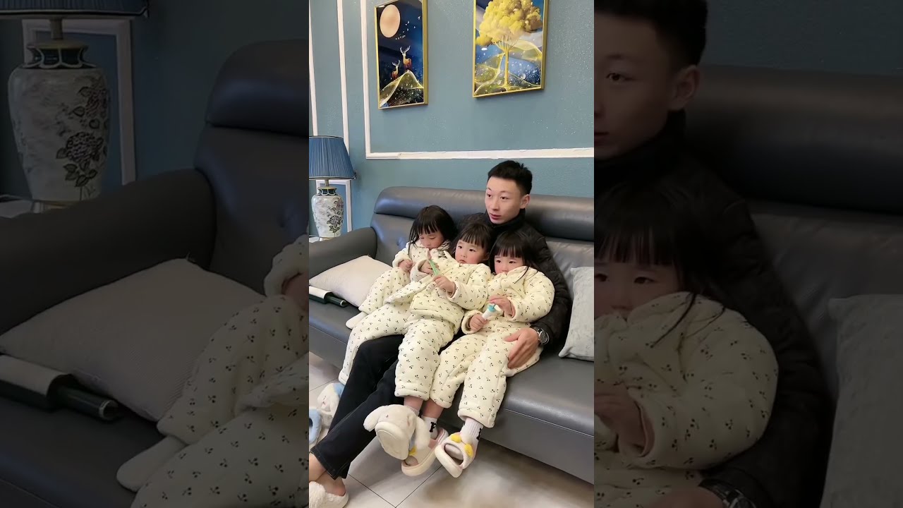 大型争宠现场😂😂 #家有萌娃 #三胞胎vlog #爸爸帶娃記  #lovelybaby  #lovely