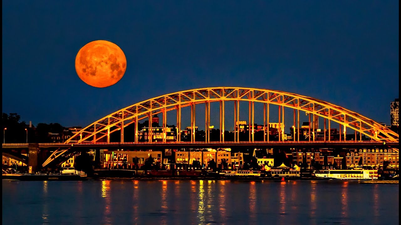 Volle maan boven Nijmegen! (Waalbrug en Stevenskerk, juni 2023)