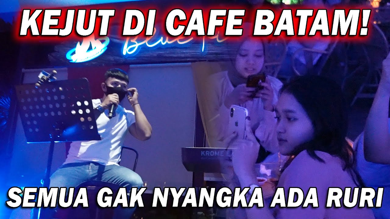 SATU CAFE TERKEJUT TIBA-TIBA GUE MUNCUL NYANYI‼️
