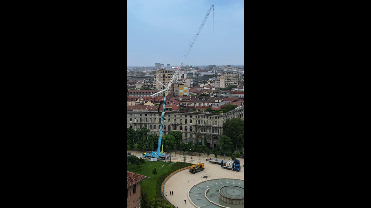 Efficienza e Tradizione: Polita Sollevamenti e la Liebherr LTM 1300 6.2 in Azione a Milano