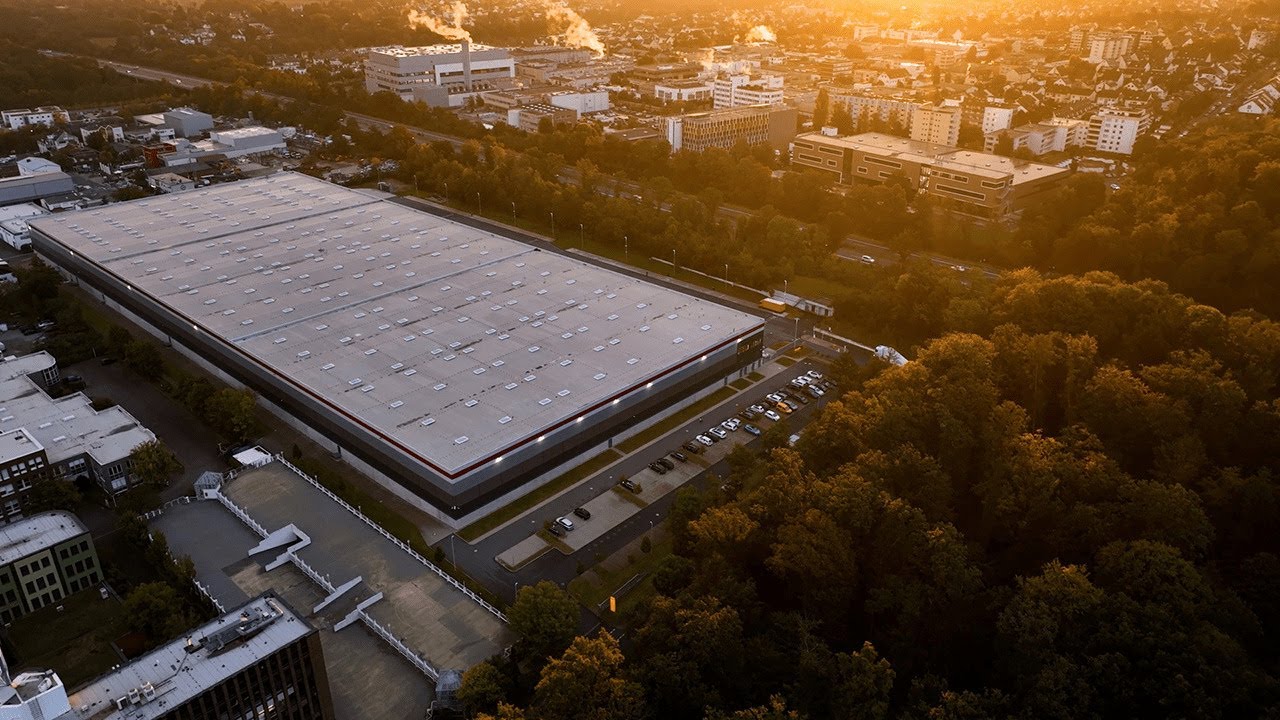 Accelerating delivery to European customers from Frankfurt, Germany