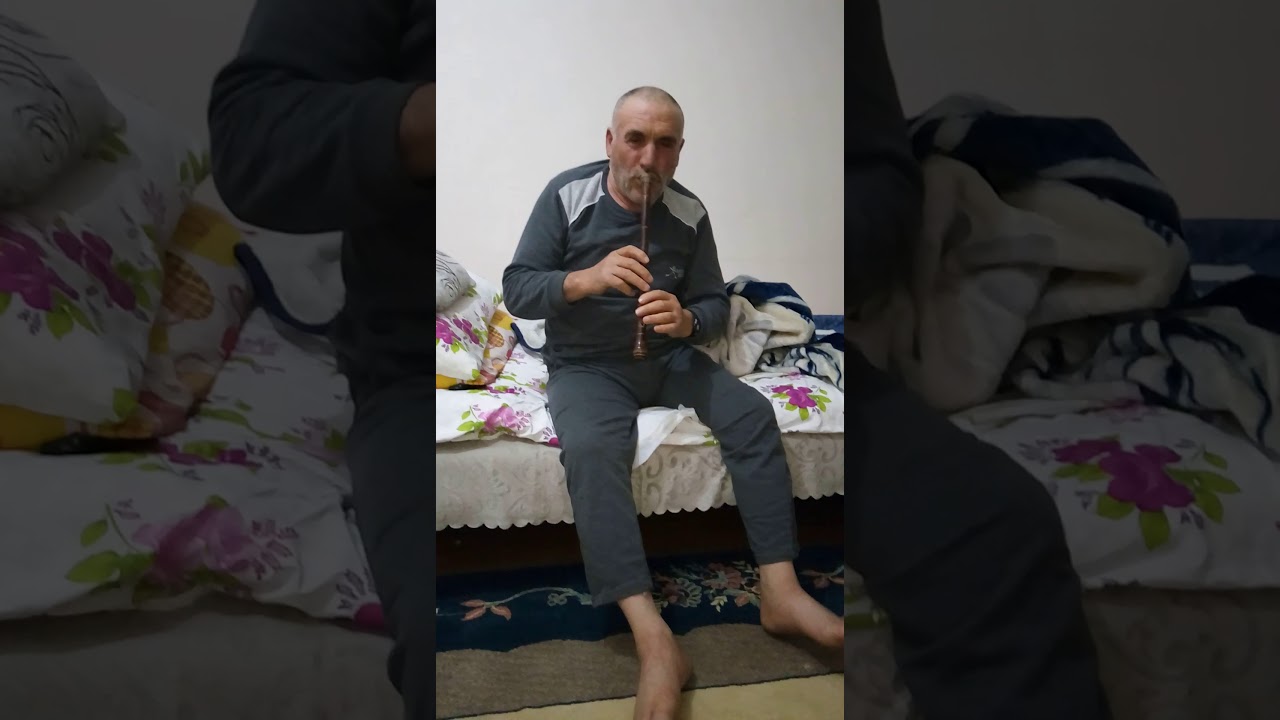 Kaval çalan Sivaslı Dayı