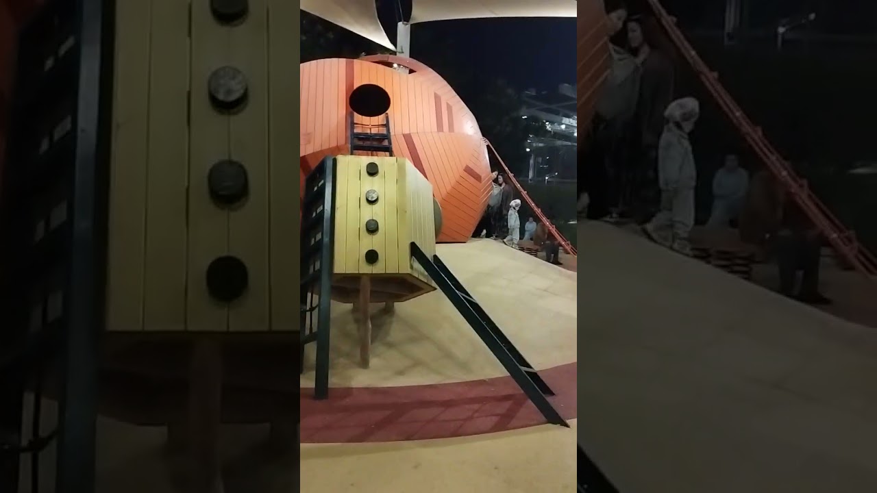 Walking through the Expo City