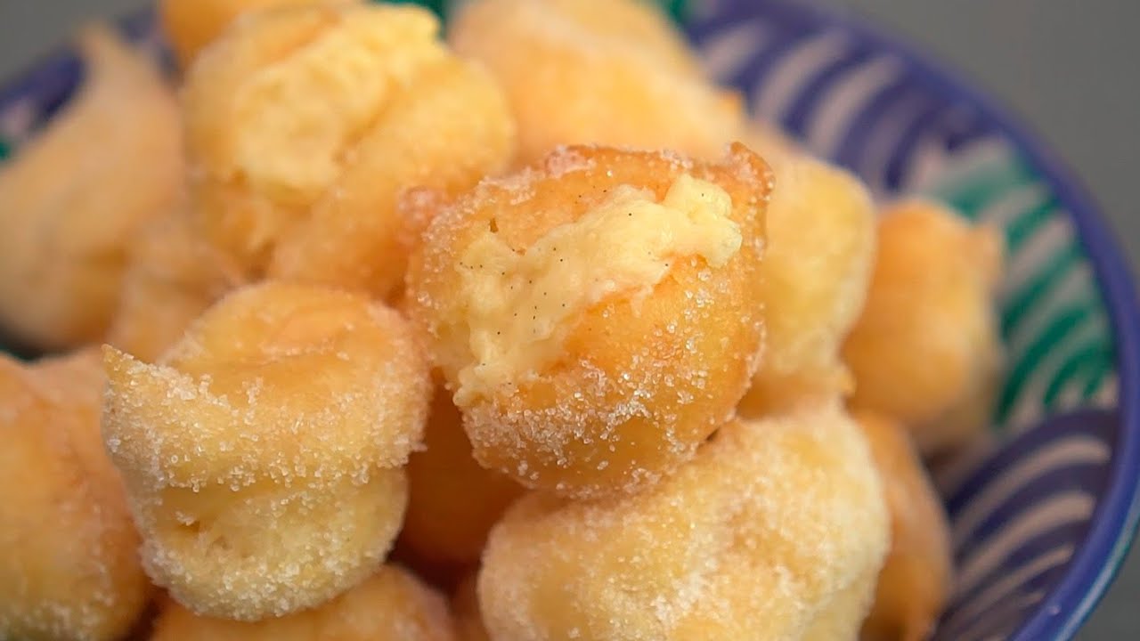 Buñuelos de viento rellenos de crema