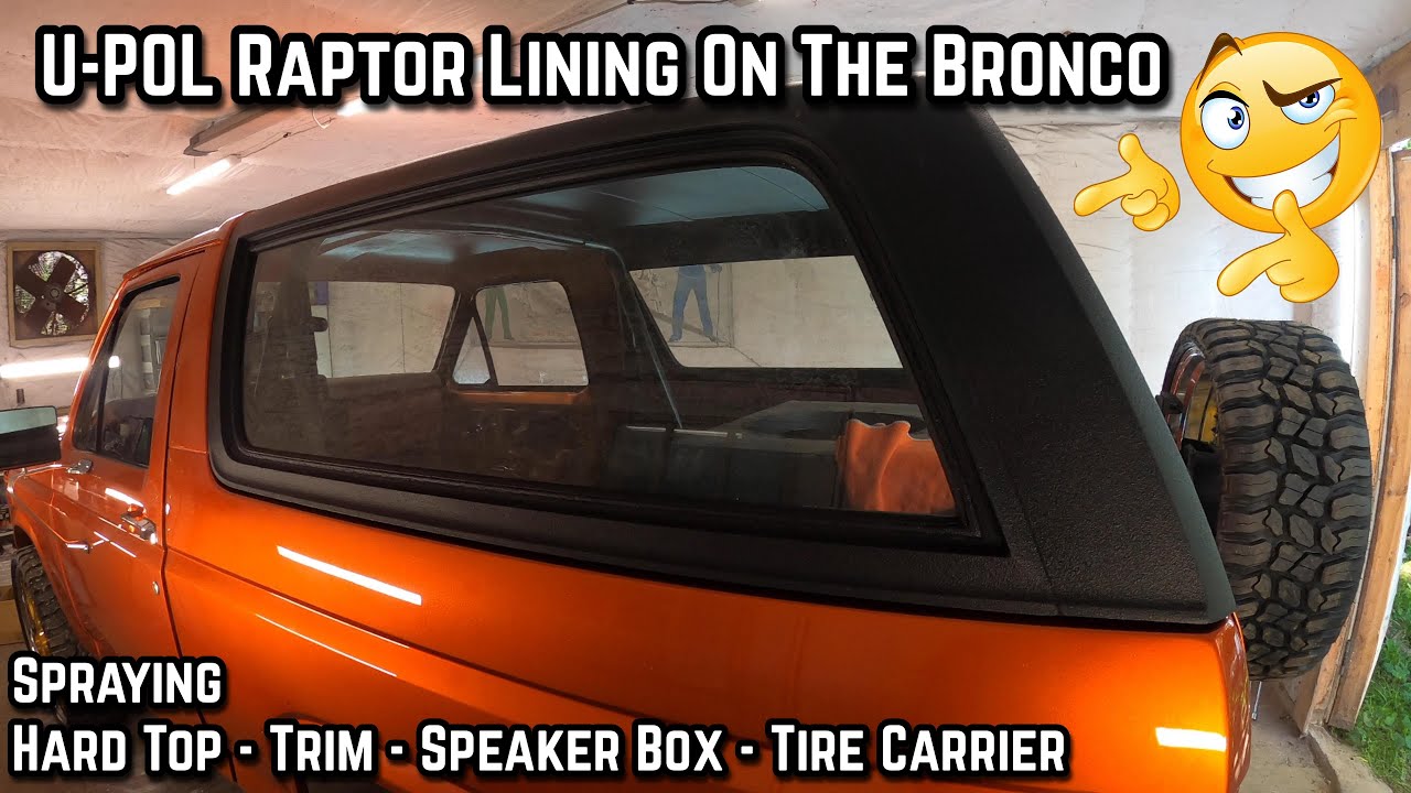 Нанесение защитного покрытия U-POL Raptor на жёсткий верх и обшивку Ford Bronco 1983 года выпуска...