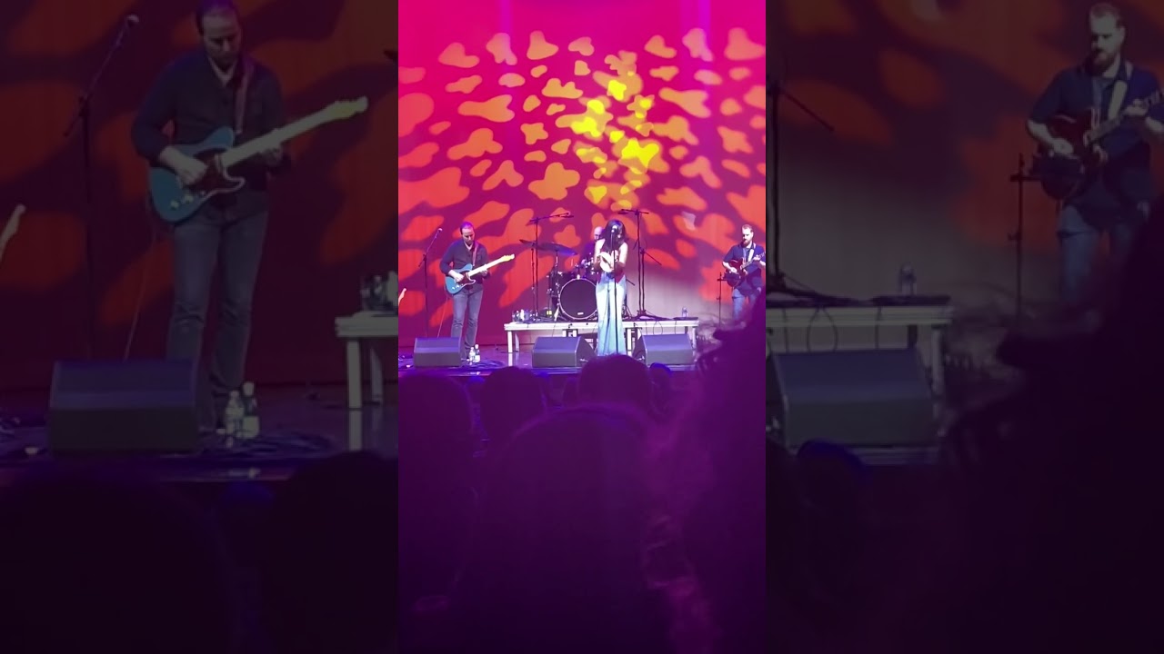 Tristan McIntosh and The Linda Ronstadt Experience performing 