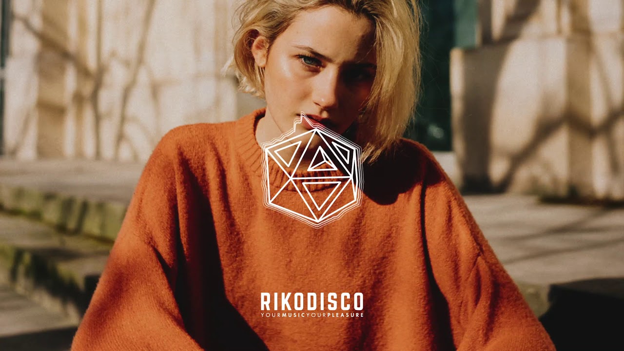 Tuğçe Kurtiş - Yıldızların Altında