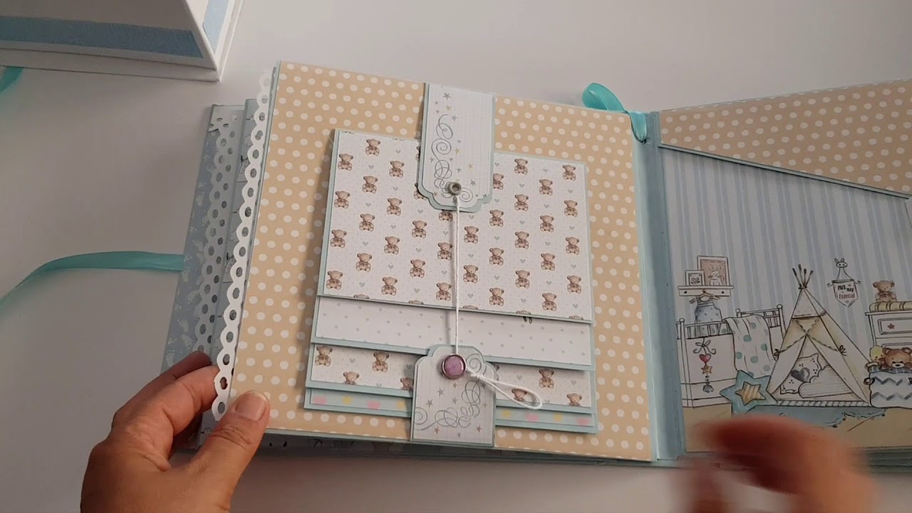 Álbum bebé primer año y tarjeta de bautizo.