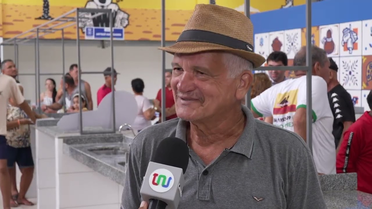 90 permissionários assinam contrato e recebem boxes do Mercado do Renascença II