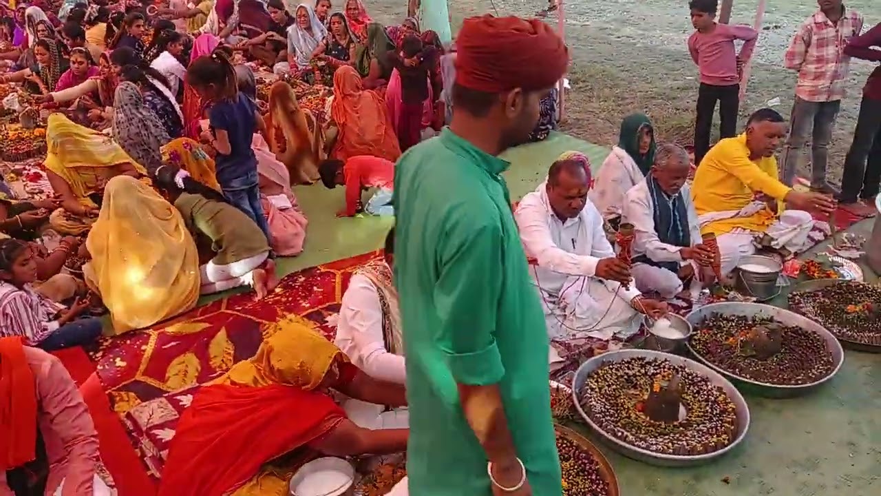 टेढ़ा आम पर शिवलिंग निर्माण 