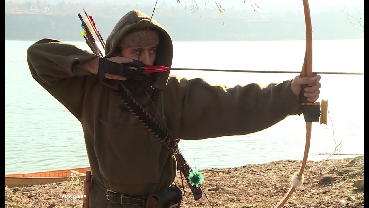 'Robin Hood' iz Novog Sada proizvodi lukove, strijele i kanue