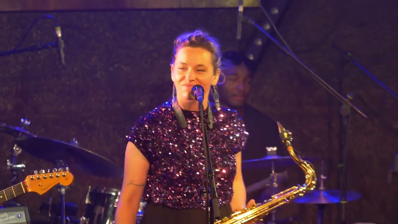 Miss Bee & The Bullfrogs