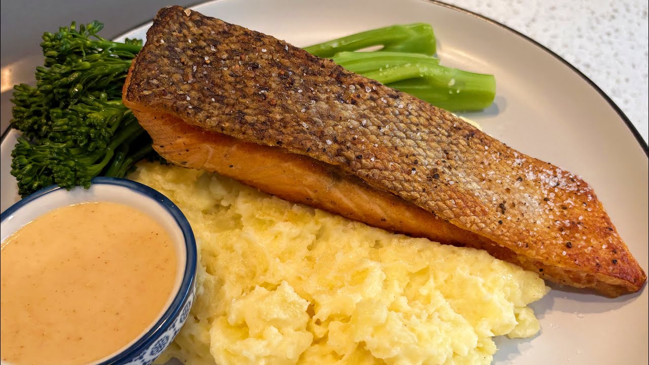 Crispy Skin Salmon with Creamy Sweet Chilli Sauce, Mashed Potato & Broccolini 