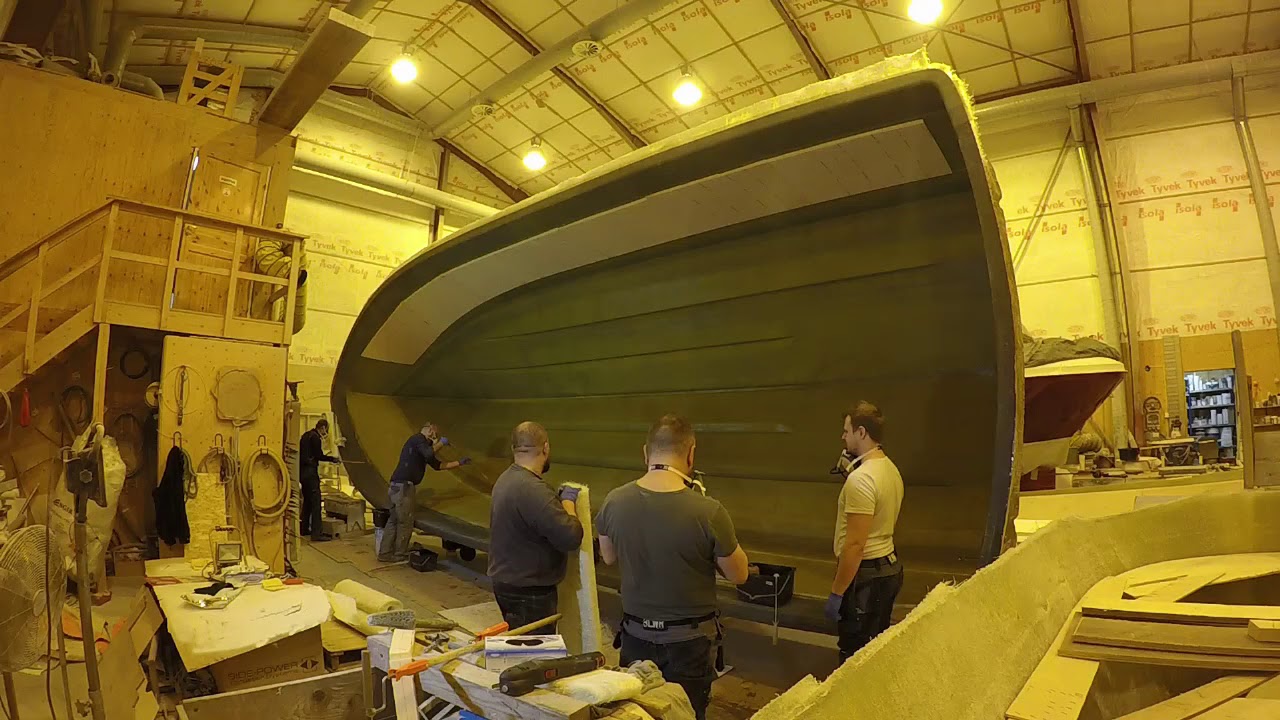 LAMINATING A MOLD (BOAT BUILDING) TIMELAPSE #2