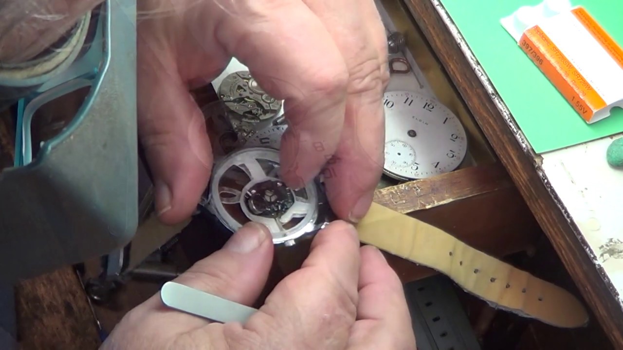 Custom Watch Build S2   E12 Battery Replacement