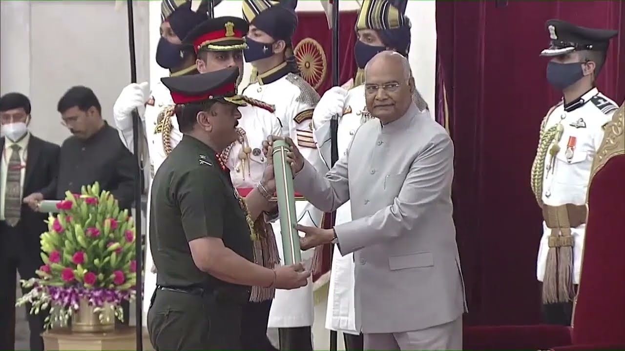 President Kovind presents Ati Vishisht Seva Medal to Lieutenant General Subramanian Mohan