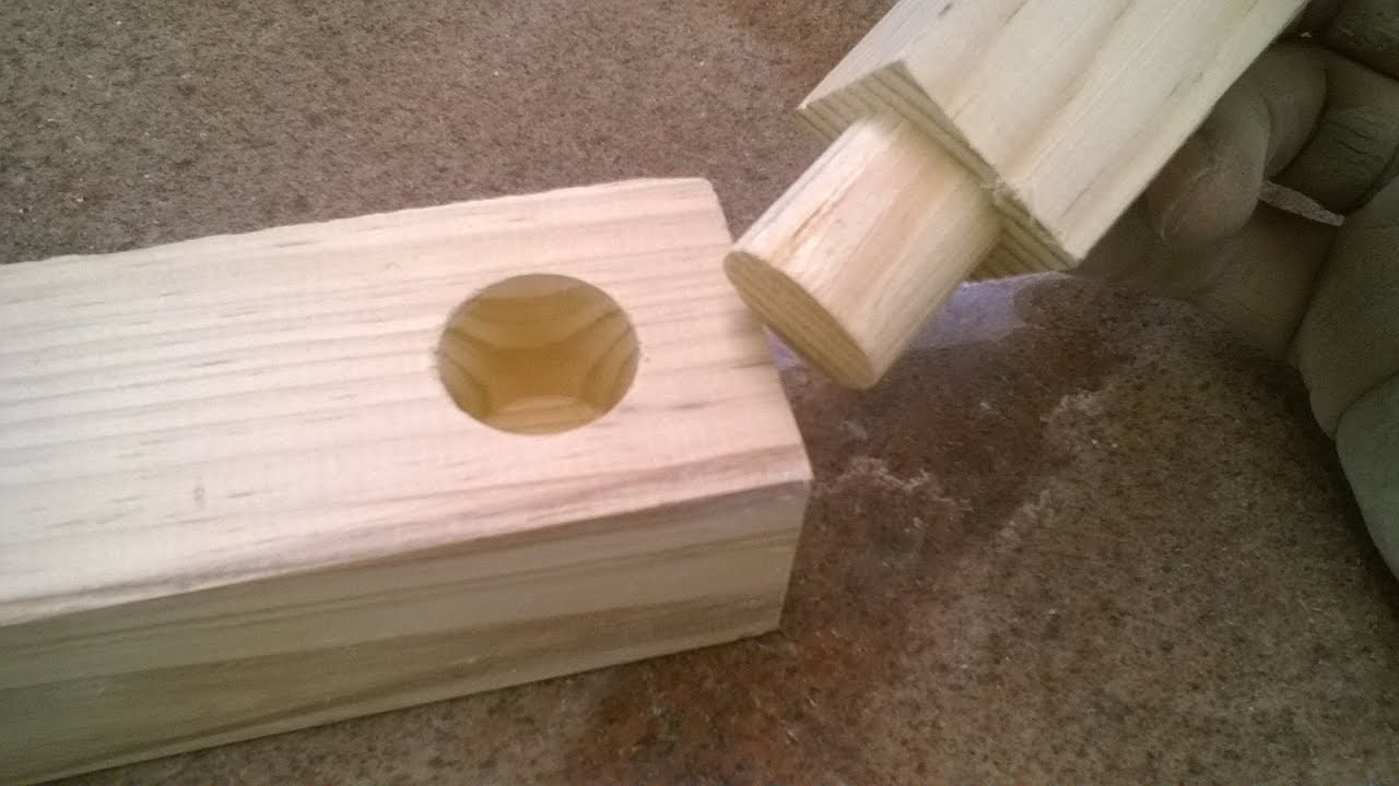 Como hacer espigas, tarugos o mechones en un listón. How to make spikes, plugs or tufts on a ribbon.