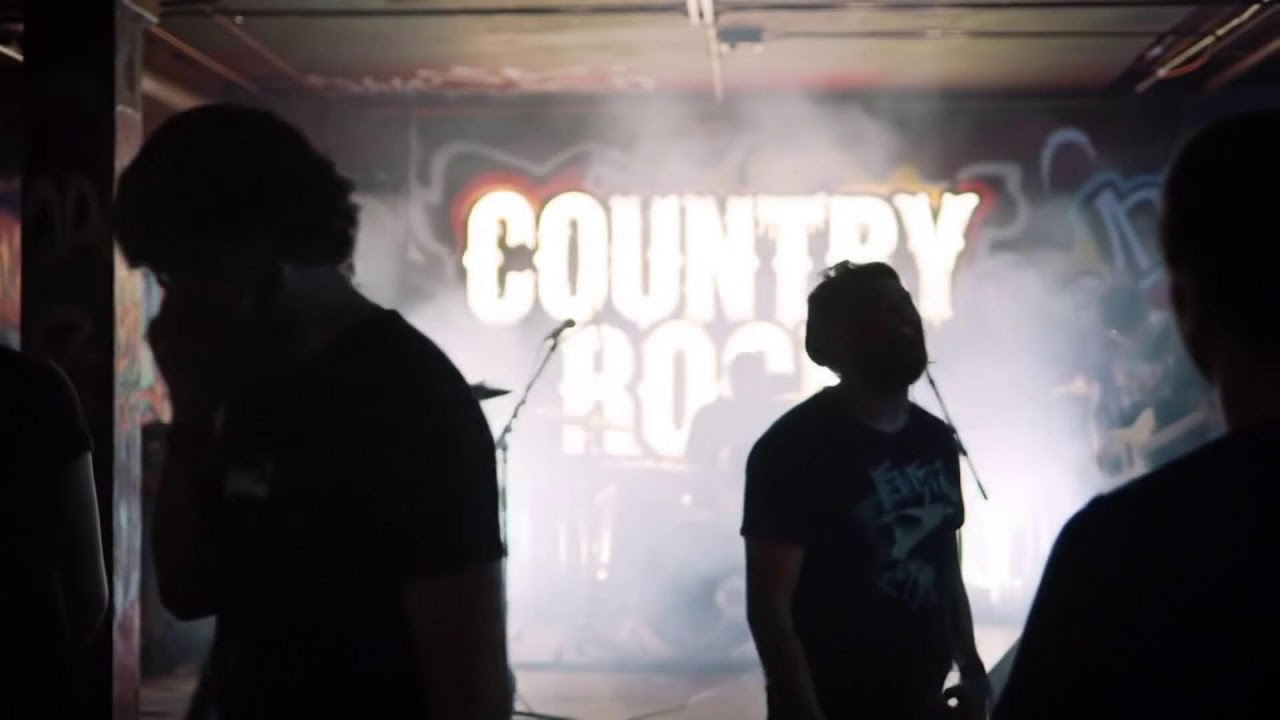 Country Rock Playlist – Best Southern Guitar Mix for Long Trips