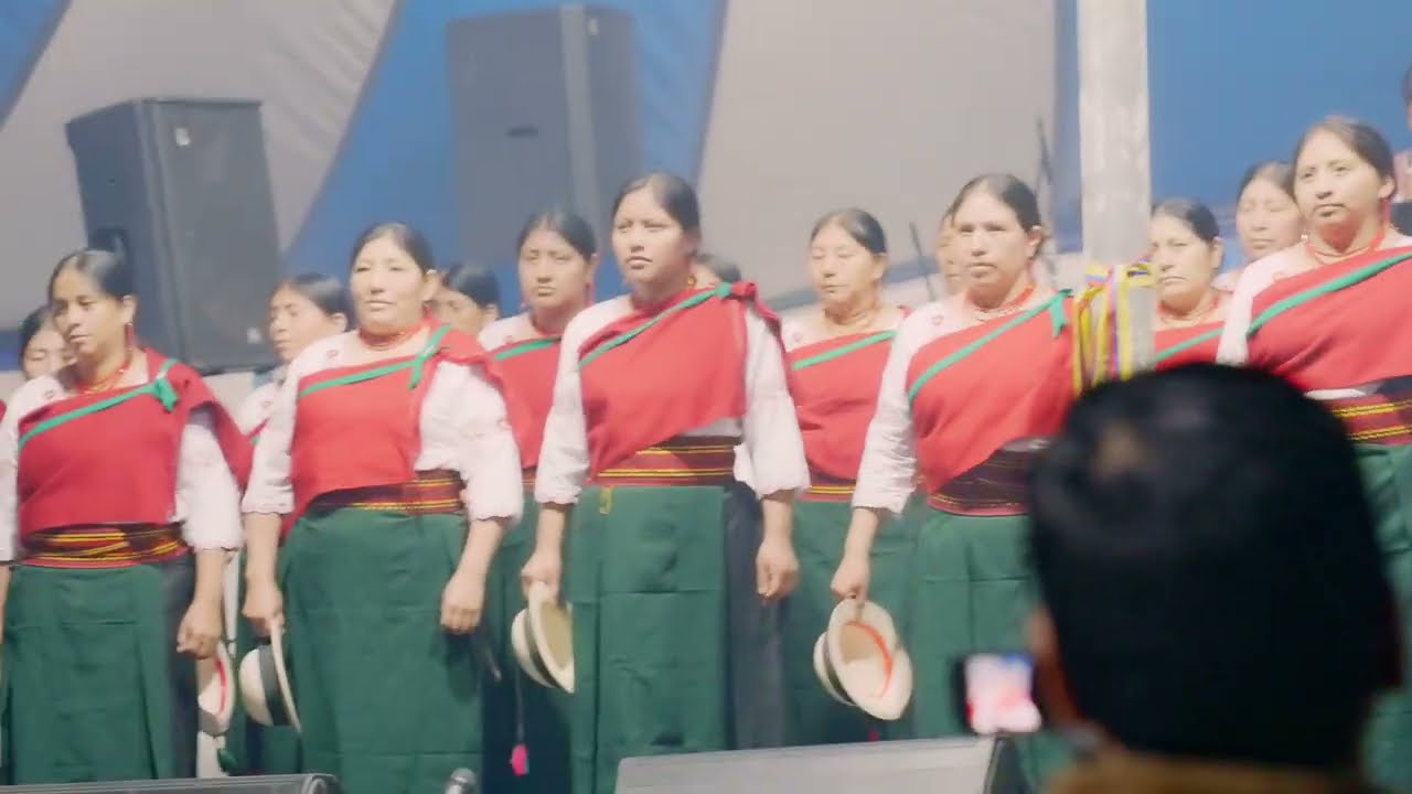 CORO CANTARES/  CONCIERTO CACHA/RIOBAMBA-ECUADOR