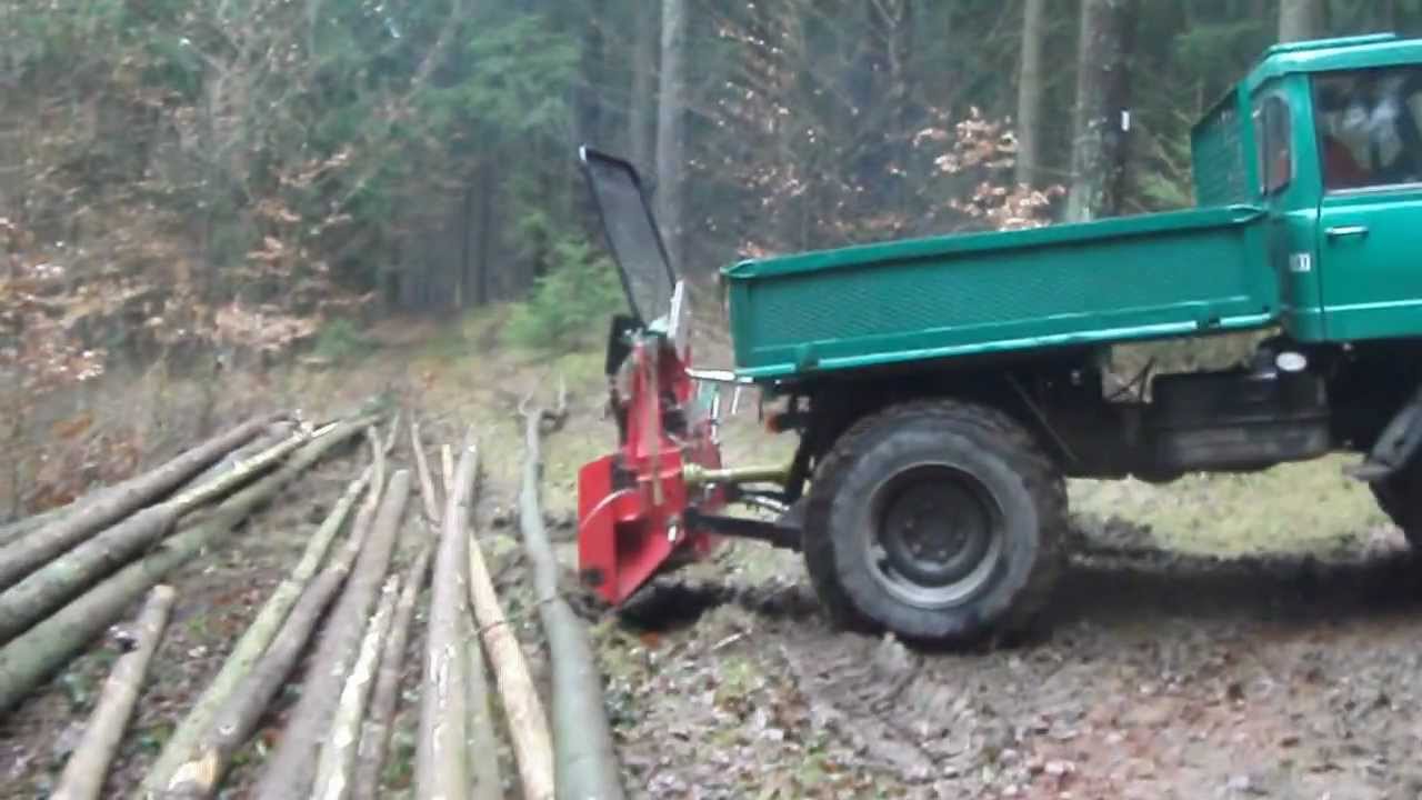 Unimog 403 beim Holzrücken mit Oehler SW 4500