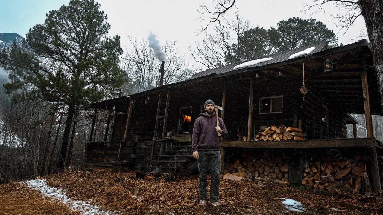 Braving a Severe Winter Storm in My Cozy Survival Cabin 