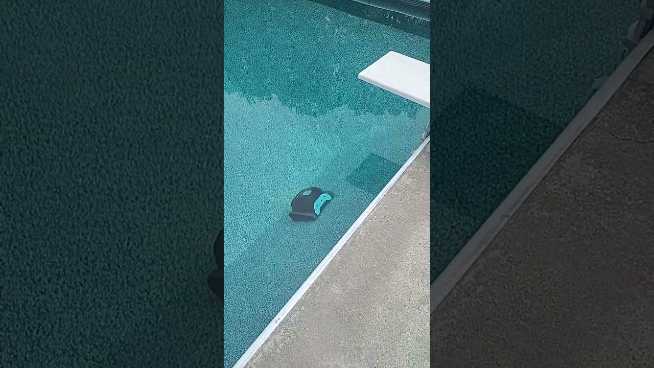 Maytronics Dolphin Liberty 300 CORDLESS Automatic Pool Cleaner